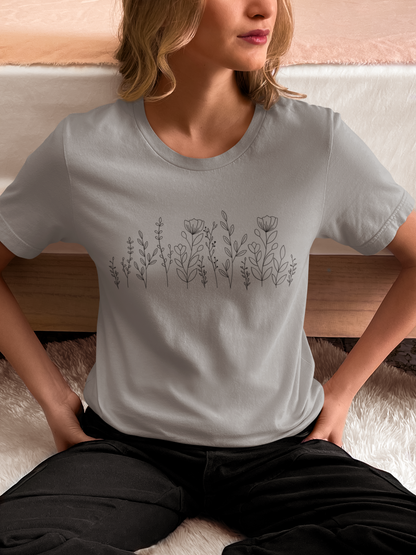 Women’s wild flower curved t-shirt with floral pattern, casual short sleeve graphic tee