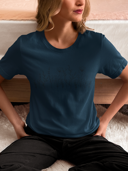 Women’s wild flower curved t-shirt with floral pattern, casual short sleeve graphic tee