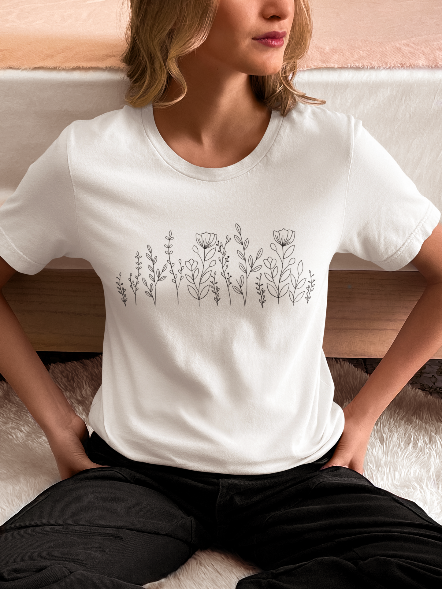 Women’s wild flower curved t-shirt with floral pattern, casual short sleeve graphic tee