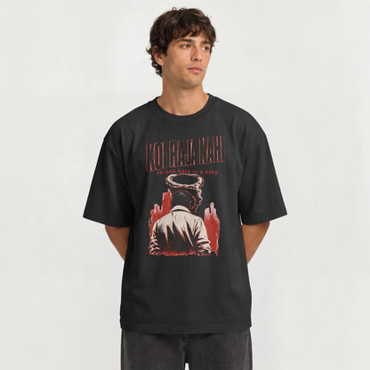 Man wearing the black Koi Raja Nahi Hinglish oversized t-shirt with drop shoulder fit