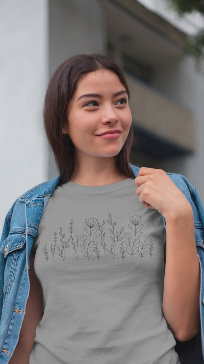 Women’s wild flower curved t-shirt with floral pattern, casual short sleeve graphic tee